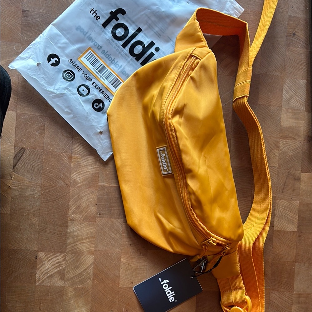 The Foldie Yellow Crossbody Bag - Brand new, tags on!